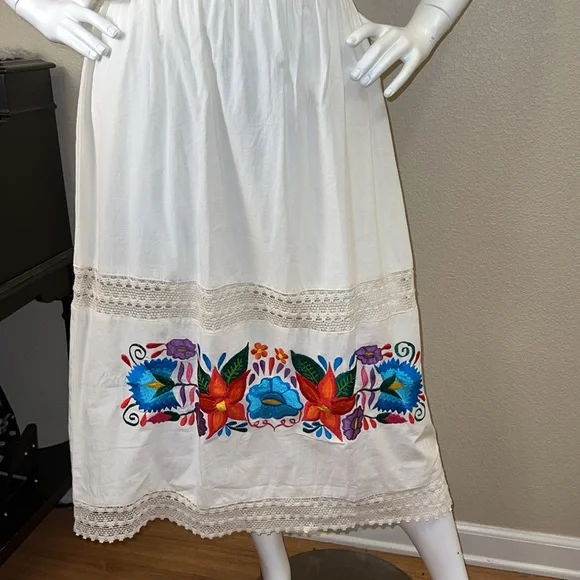 Mexican Embroidery Long Off Shoulders Dress NEW - Picture 2 of 8